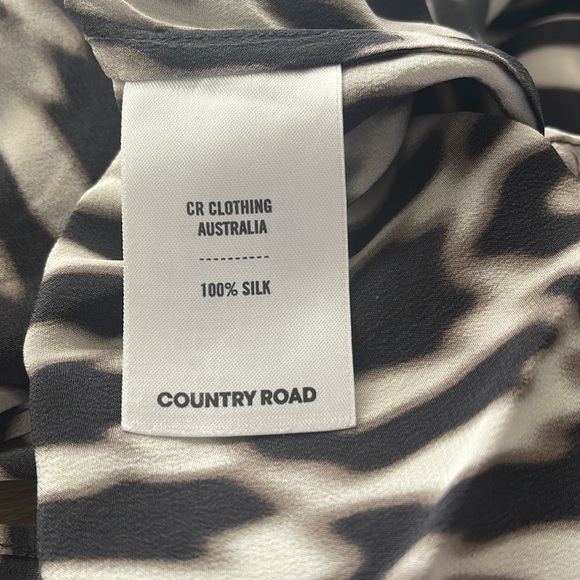 Country Road Animal Print Sleeveless Boho Silk Blouse l SIZE XXS - Picture 5 of 6